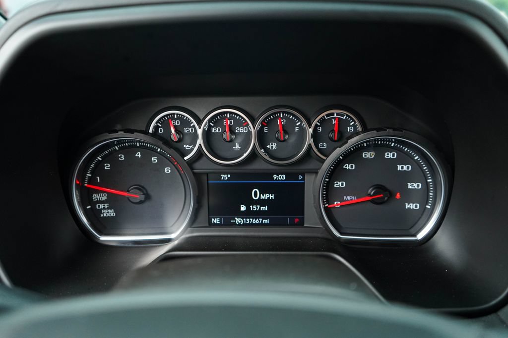 Used 2021 Chevrolet Suburban LT RWD image 25