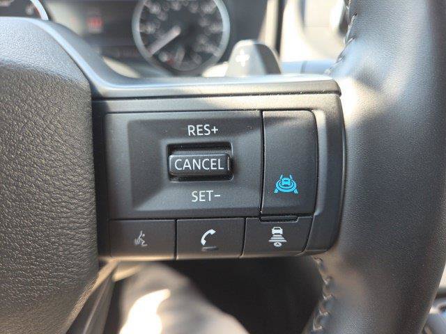 Used 2025 Nissan Rogue SV FWD image 41