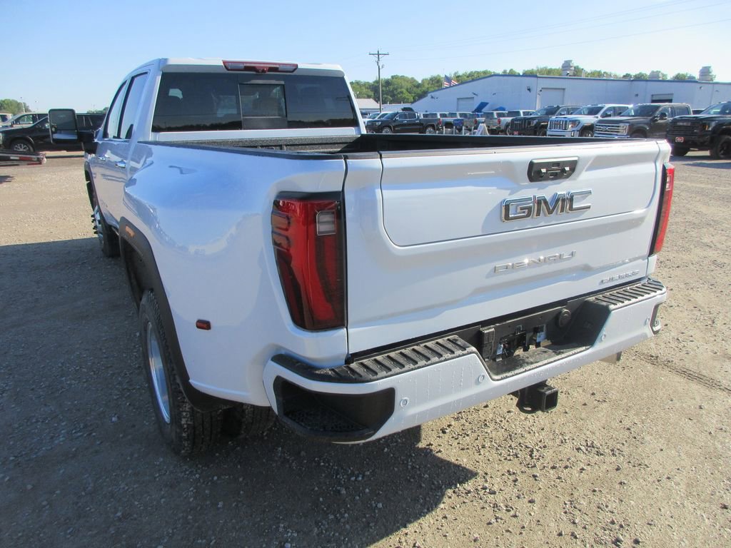 New 2026 GMC Sierra 3500 Denali Ultimate AWD/4WD image 9