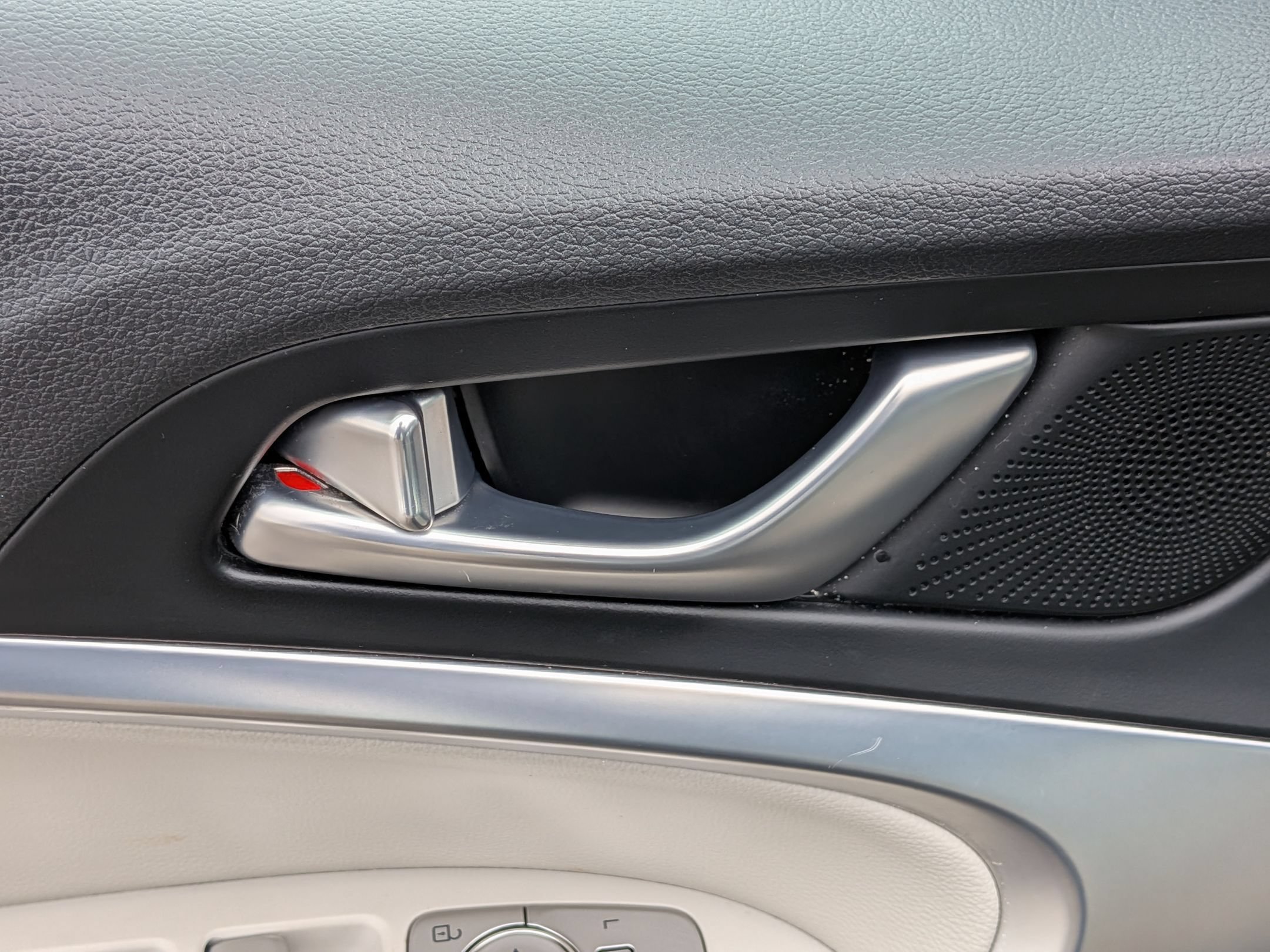 Used 2024 Genesis G70 2.5T RWD image 12