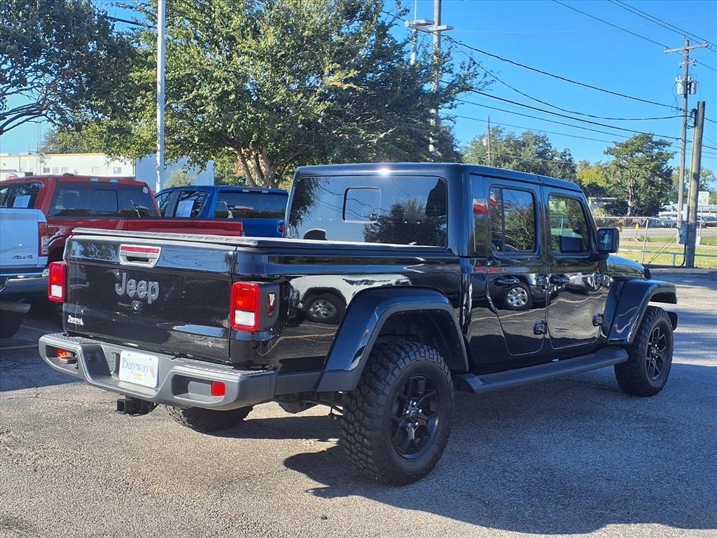 Used 2024 Jeep Gladiator Sport image 2