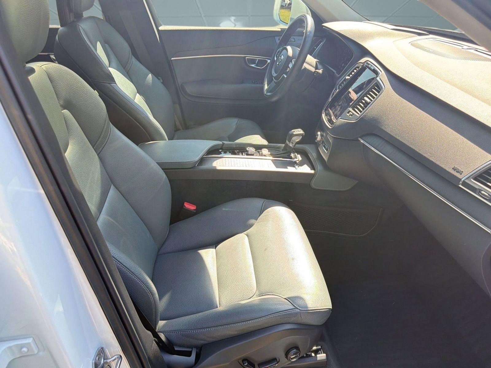 Used 2020 Volvo XC90 T6 Momentum w/ Protection Package Premier AWD/4WD image 30
