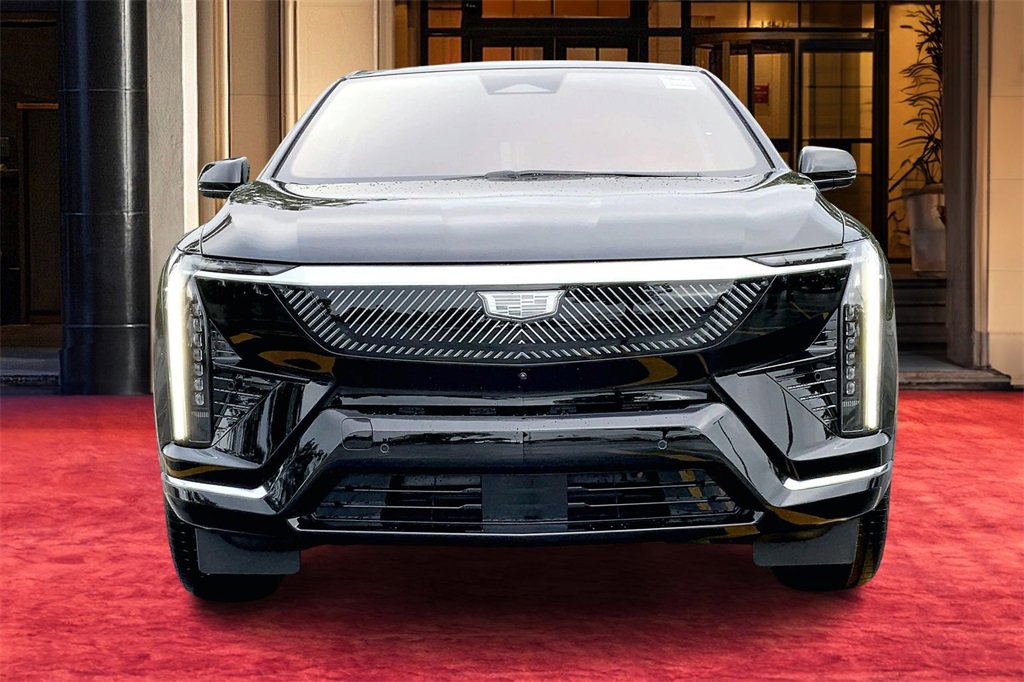 New 2026 Cadillac Optiq Luxury 1 image 3