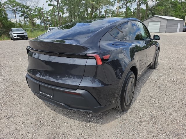 Used 2026 Tesla Model Y 2WD image 3