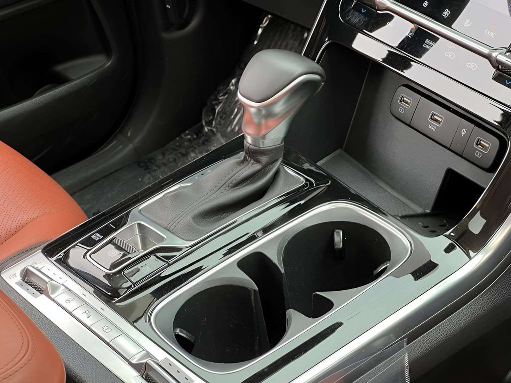 Used 2023 Kia Carnival SX Prestige FWD image 36
