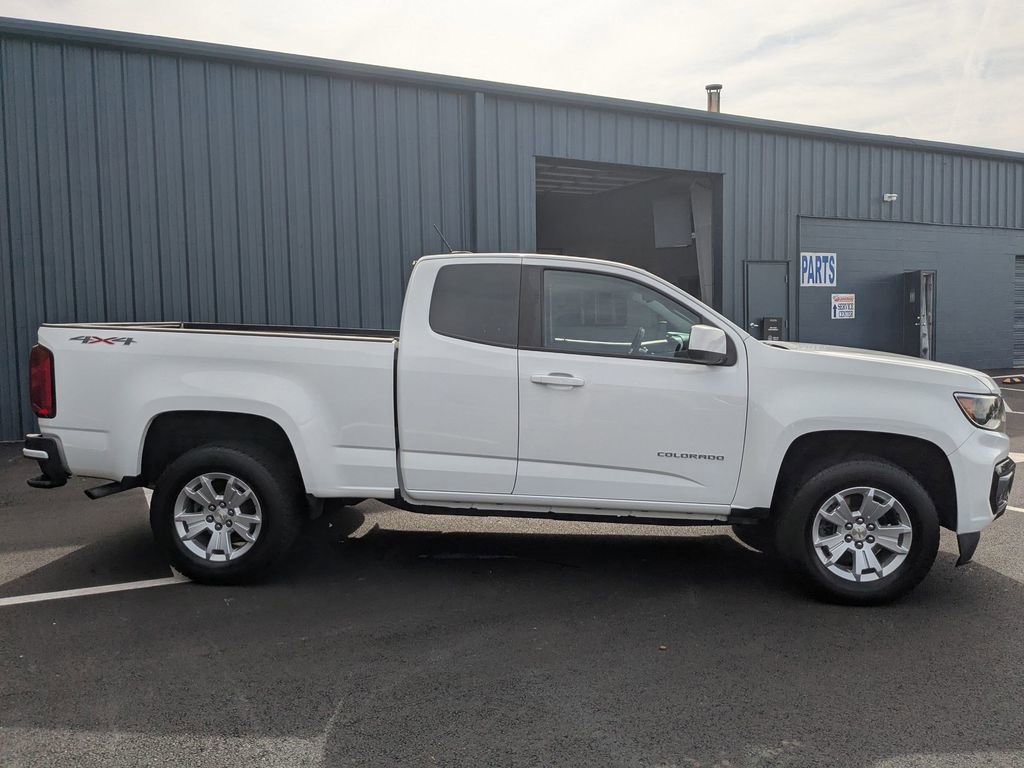 Used 2022 Chevrolet Colorado LT w/ Fleet Safety Package AWD/4WD image 4