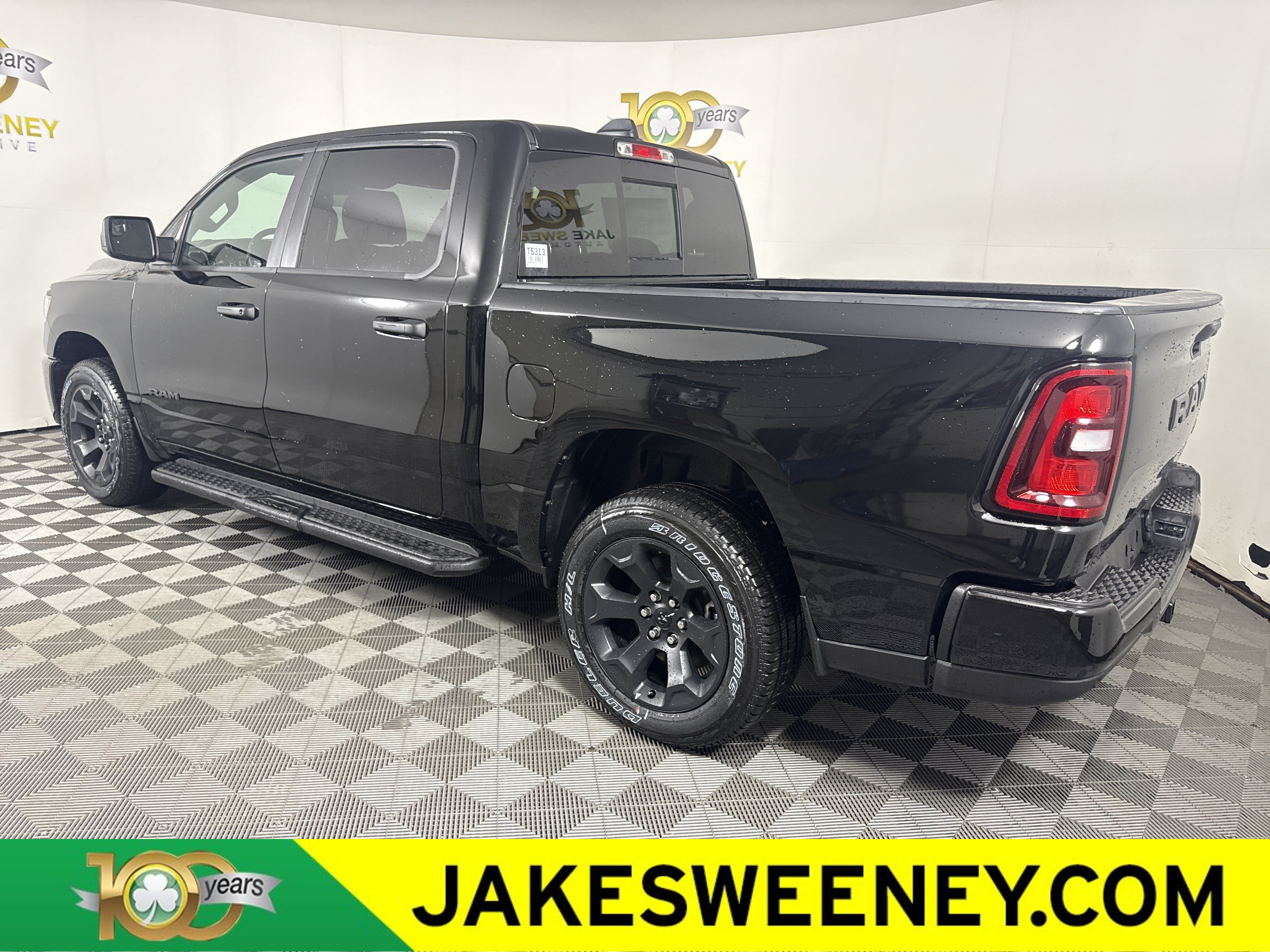 New 2026 RAM 1500 Express AWD/4WD image 6