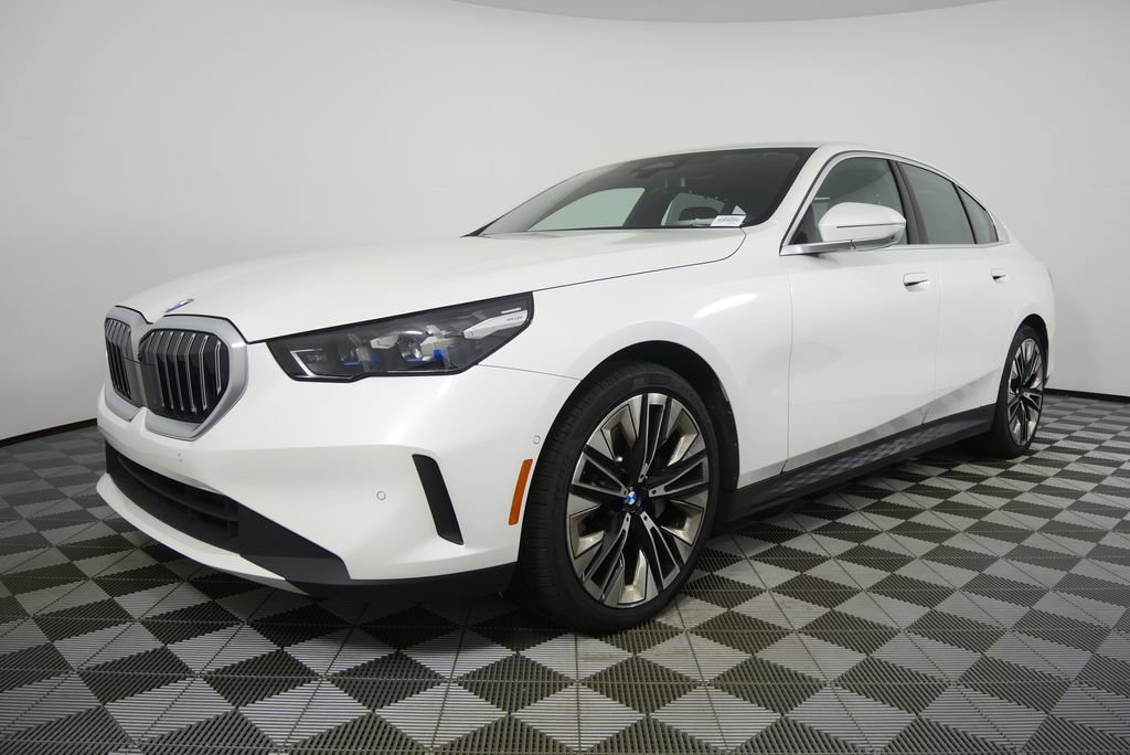 Certified 2025 BMW 530i RWD image 7