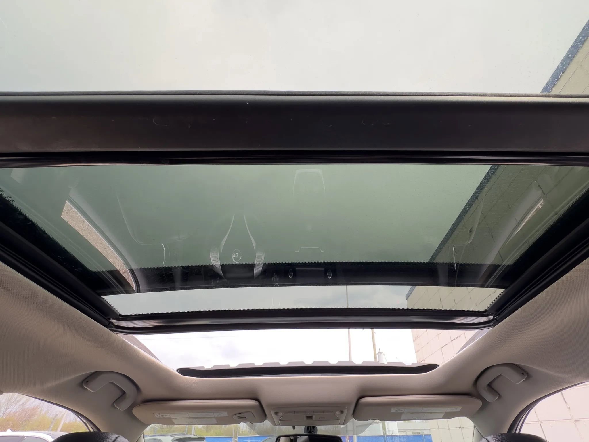 Used 2016 Nissan Rogue SV image 19