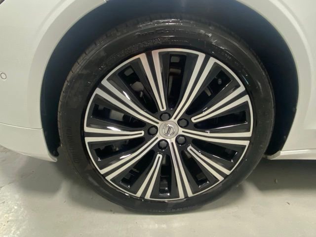 Certified 2025 Volvo S90 B6 Plus image 5