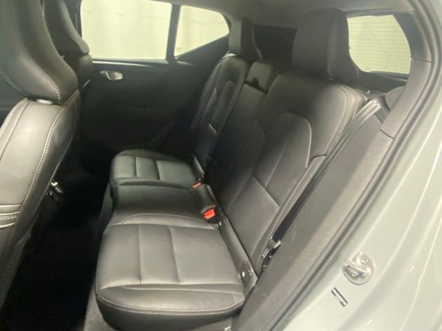 Used 2025 Volvo XC40 B5 Core AWD/4WD image 14