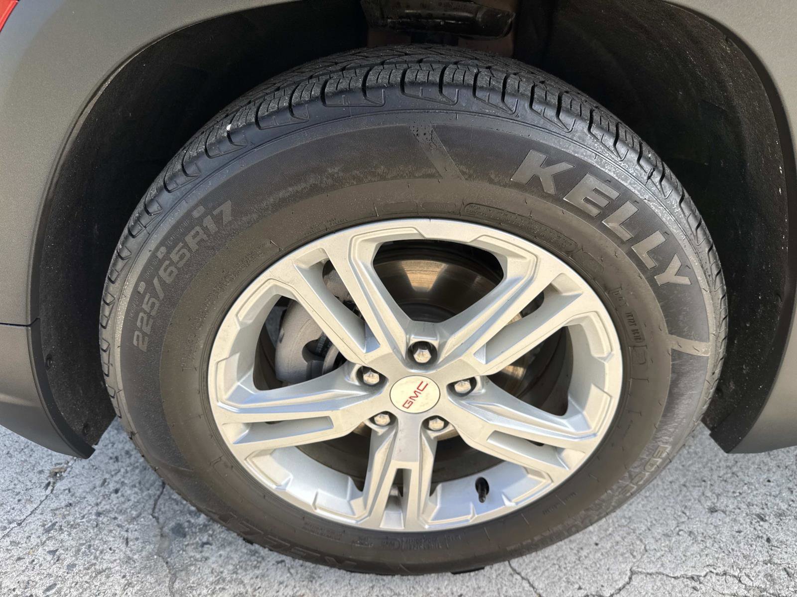 Used 2022 GMC Terrain SLE w/ Driver Convenience Package image 11