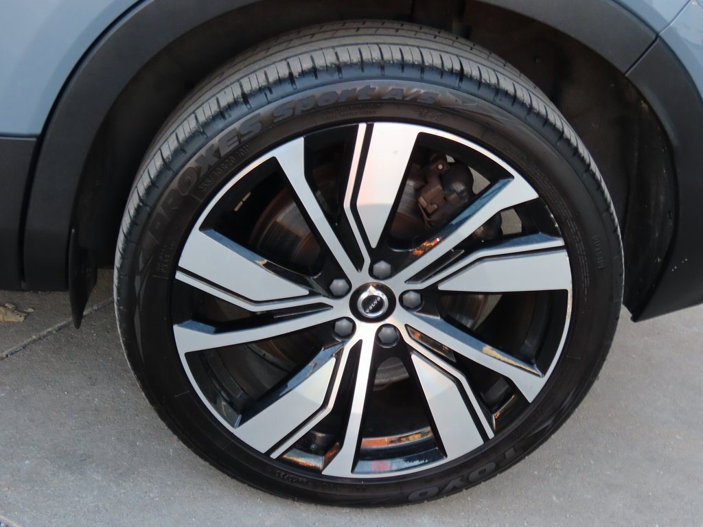 Used 2021 Volvo XC40 P8 Recharge image 38