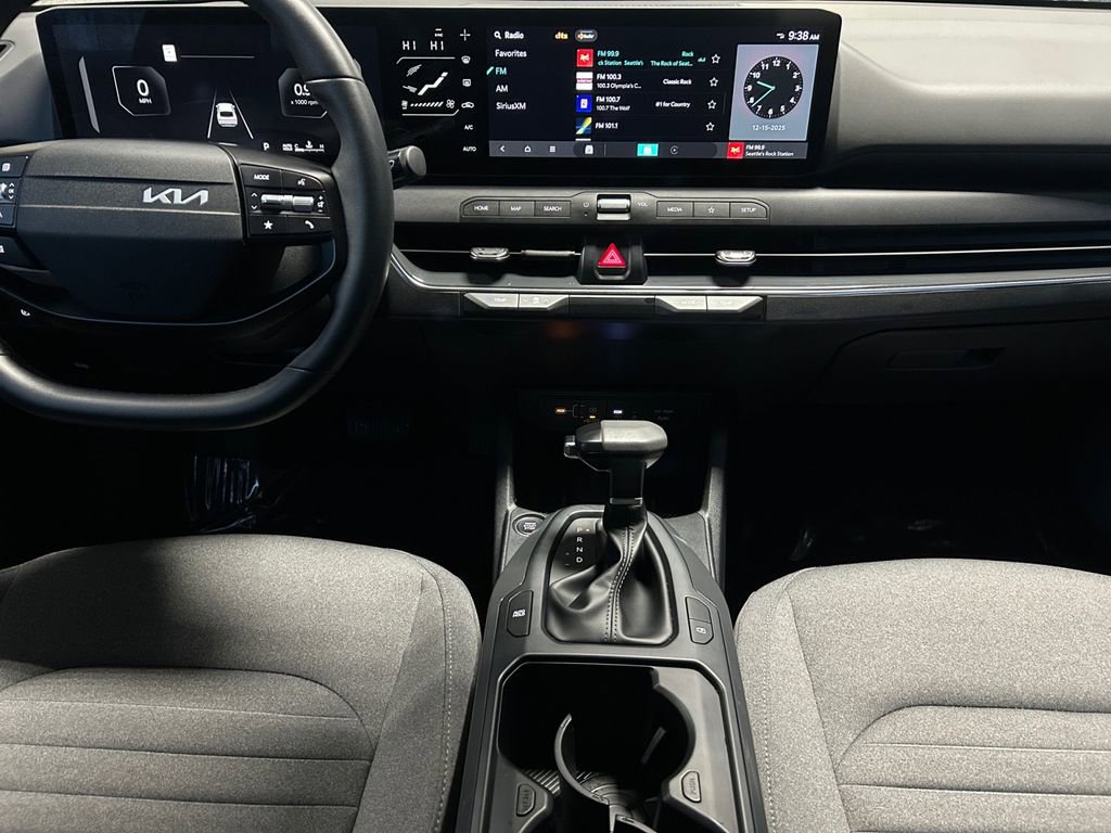 Used 2025 Kia K4 EX image 12