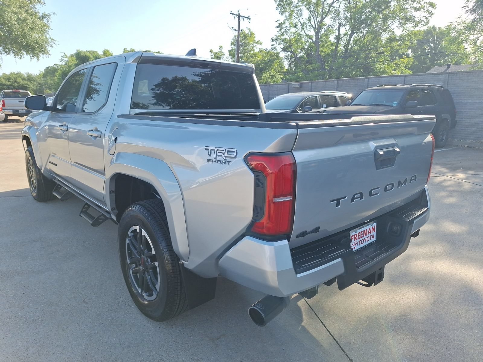 Used 2024 Toyota Tacoma TRD Sport AWD/4WD image 4