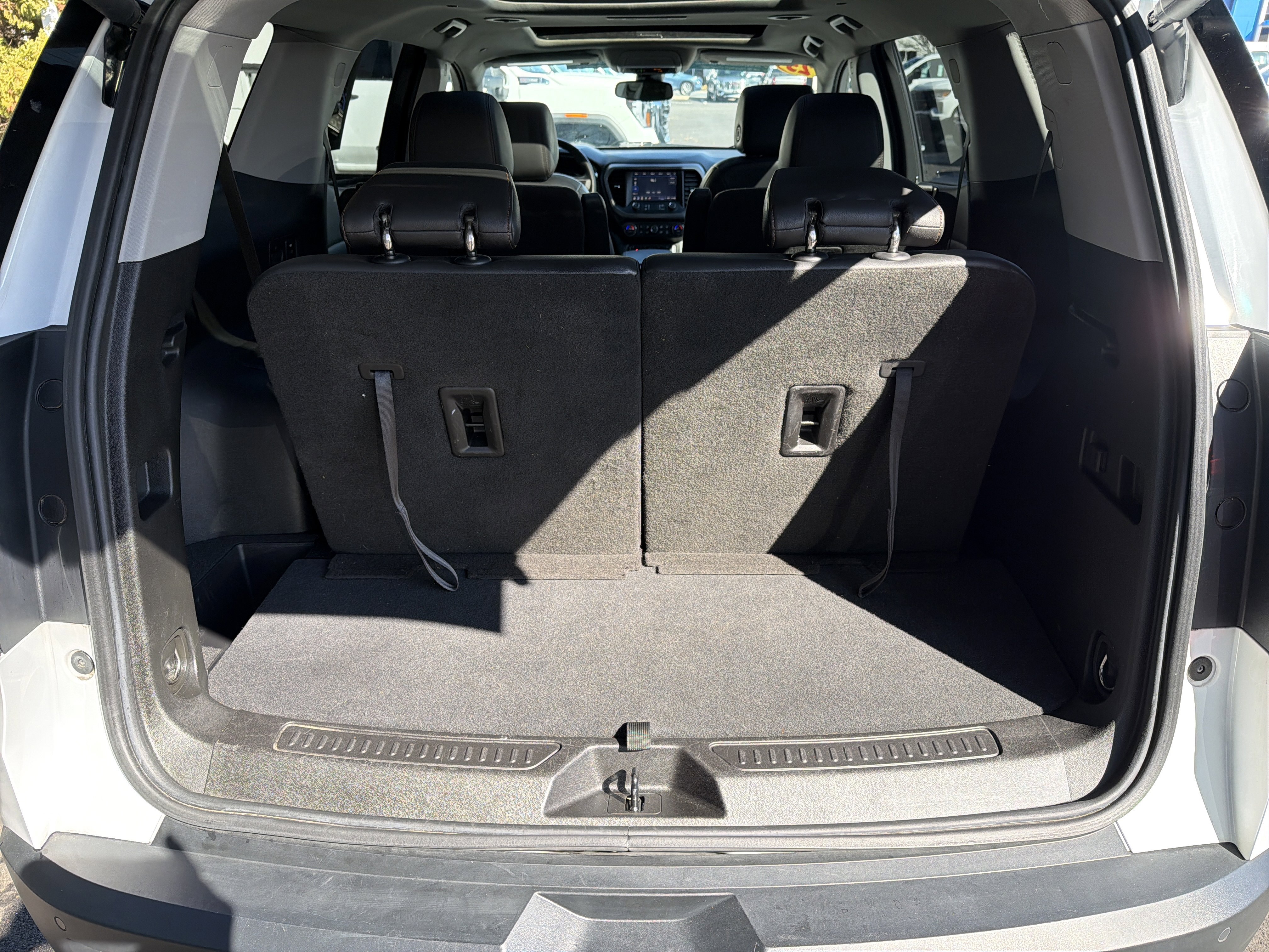 Used 2023 GMC Acadia AT4 w/ Technology Package image 32