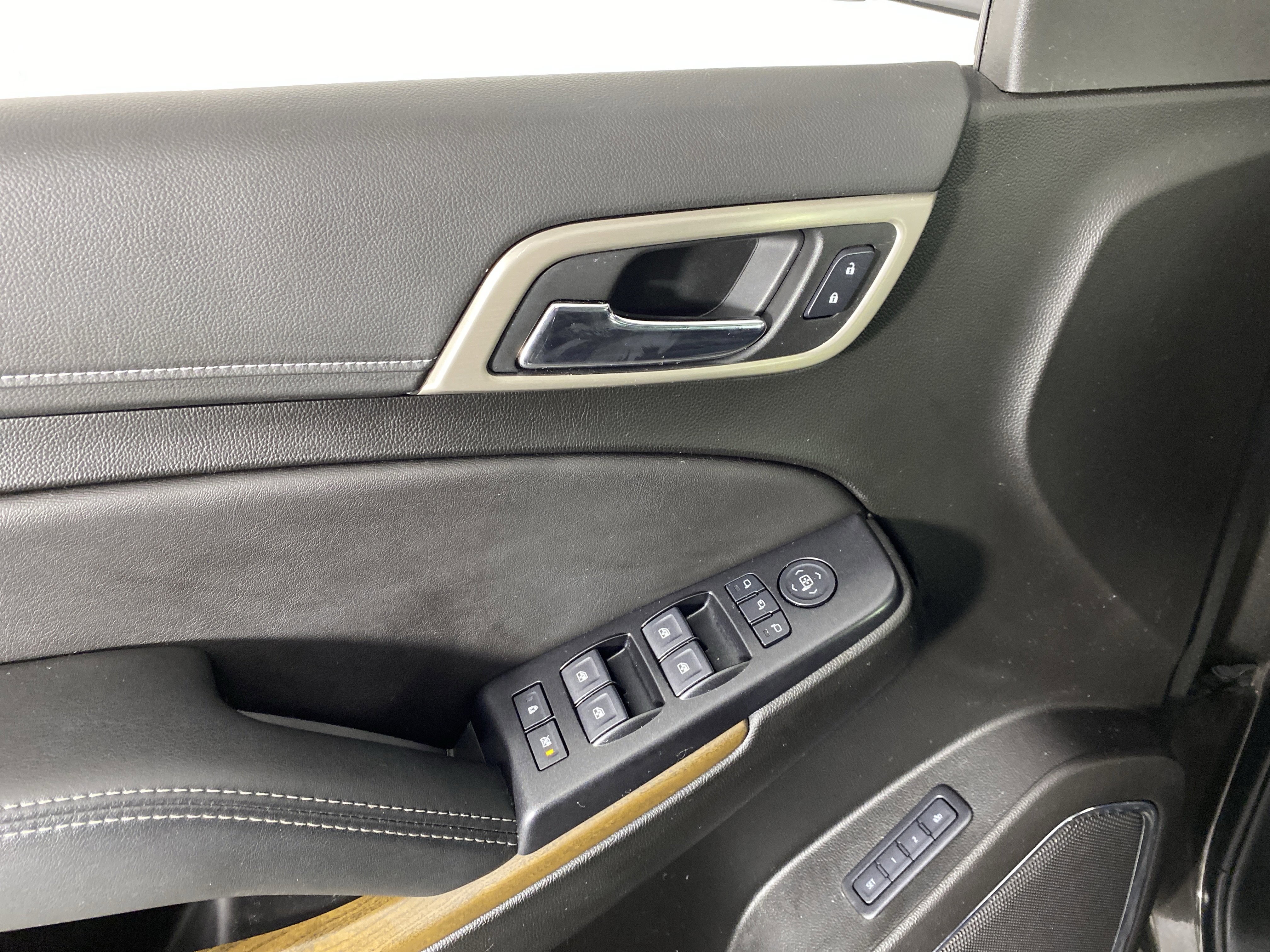 Used 2019 GMC Yukon Denali w/ Denali Ultimate Package image 15