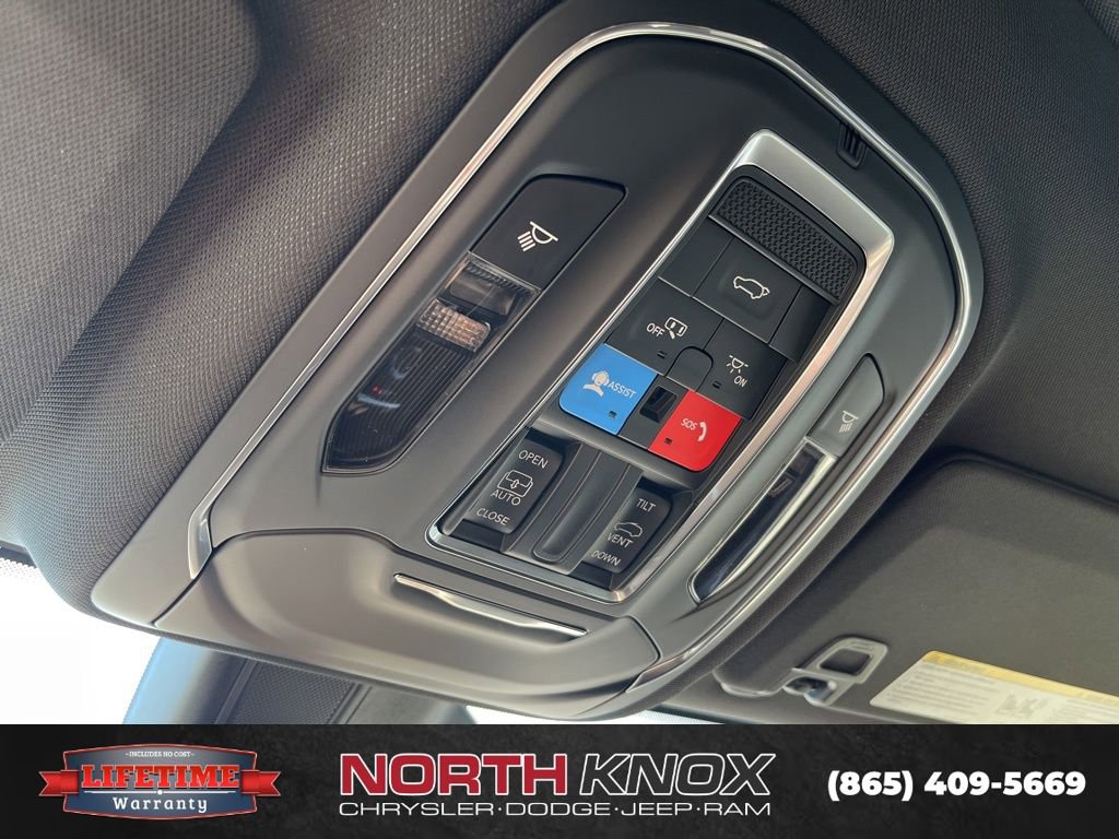 New 2025 Jeep Grand Cherokee L Altitude image 11