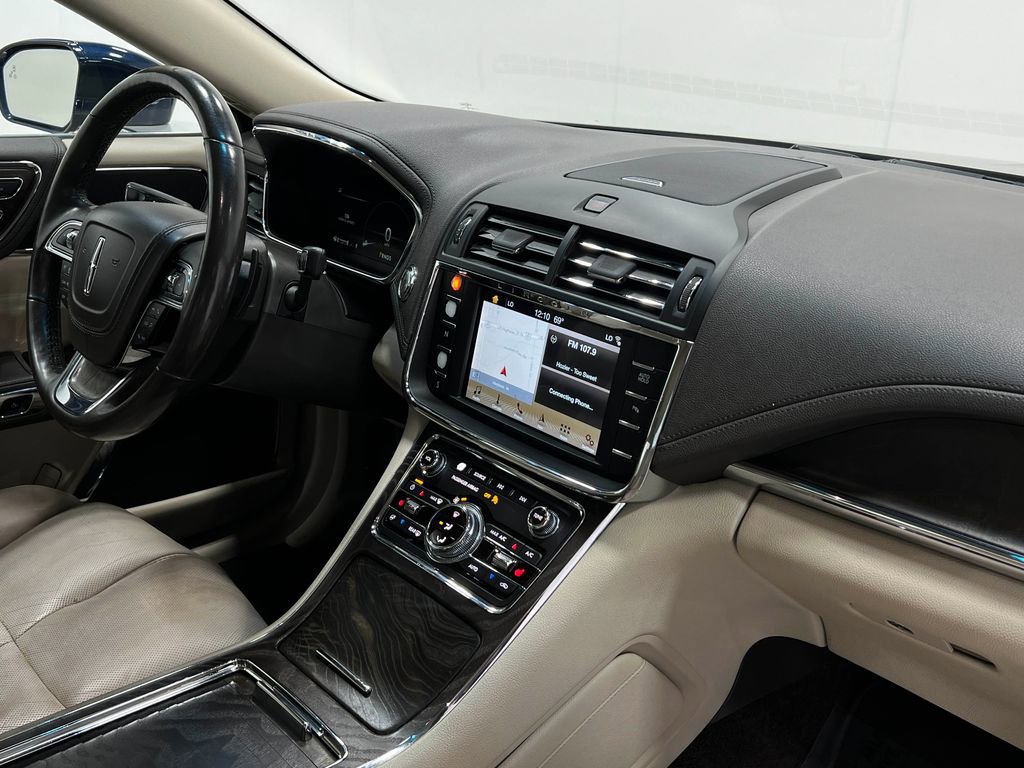 Used 2017 Lincoln Continental Select w/ Climate Package image 22