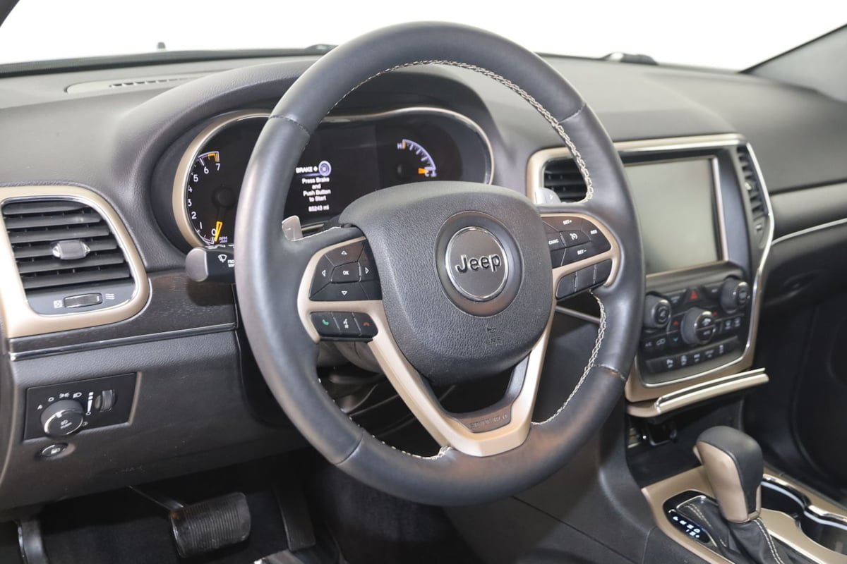 Used 2017 Jeep Grand Cherokee Limited AWD/4WD image 6