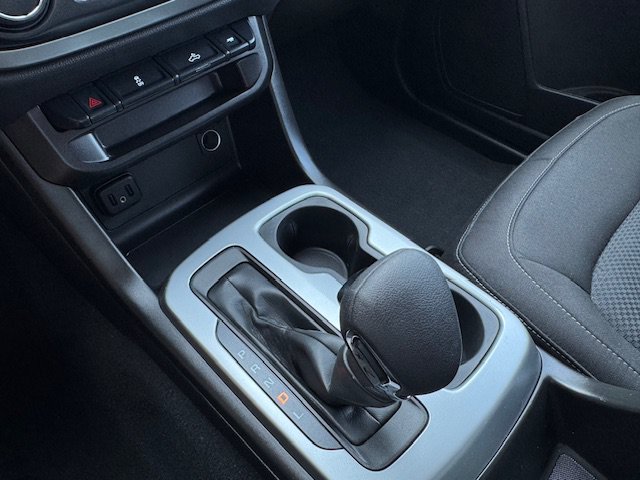Used 2022 Chevrolet Colorado LT AWD/4WD image 13