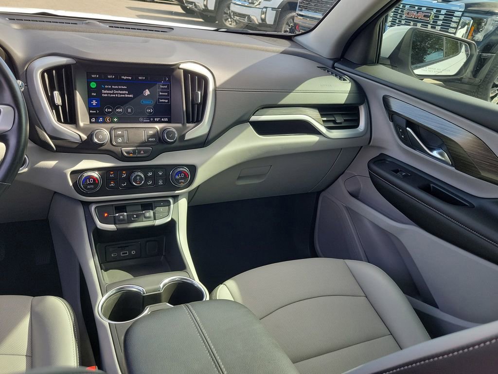Used 2024 GMC Terrain SLT w/ Tech Package FWD image 16