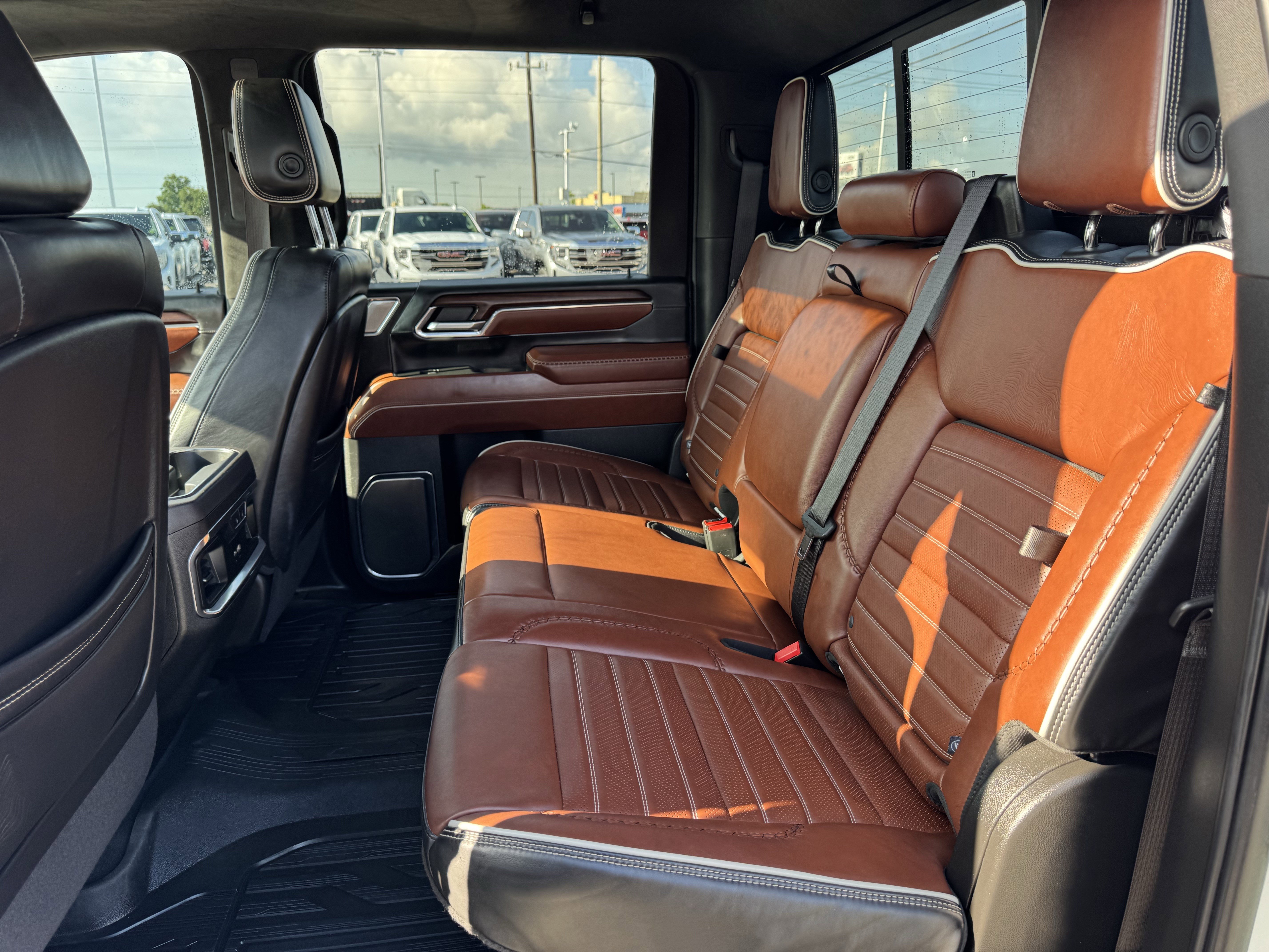 Used 2024 GMC Sierra 2500 Denali Ultimate AWD/4WD image 30