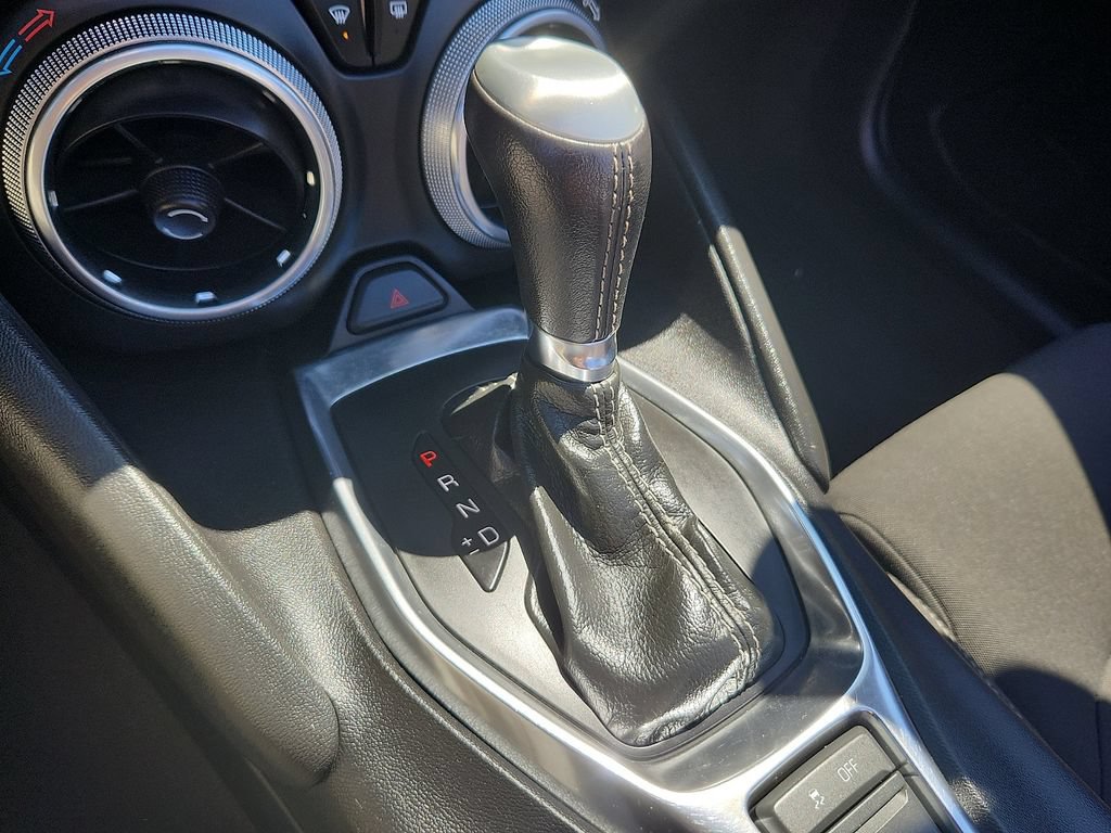 Used 2020 Chevrolet Camaro LT RWD image 8