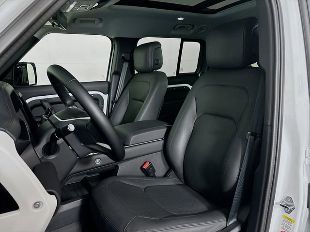 Used 2025 Land Rover Defender 130 S image 22