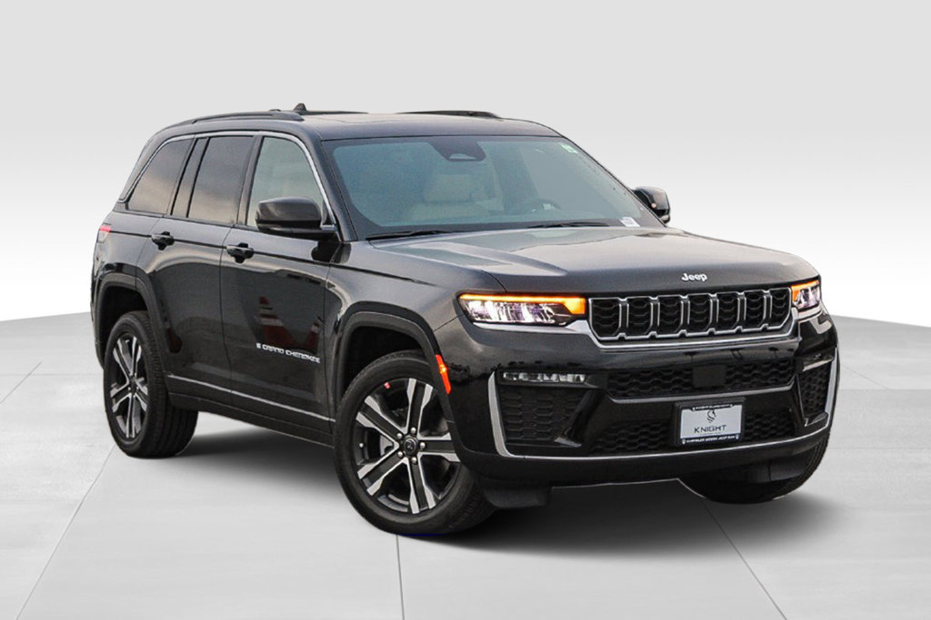 New 2027 Jeep Grand Cherokee Limited RWD image 2