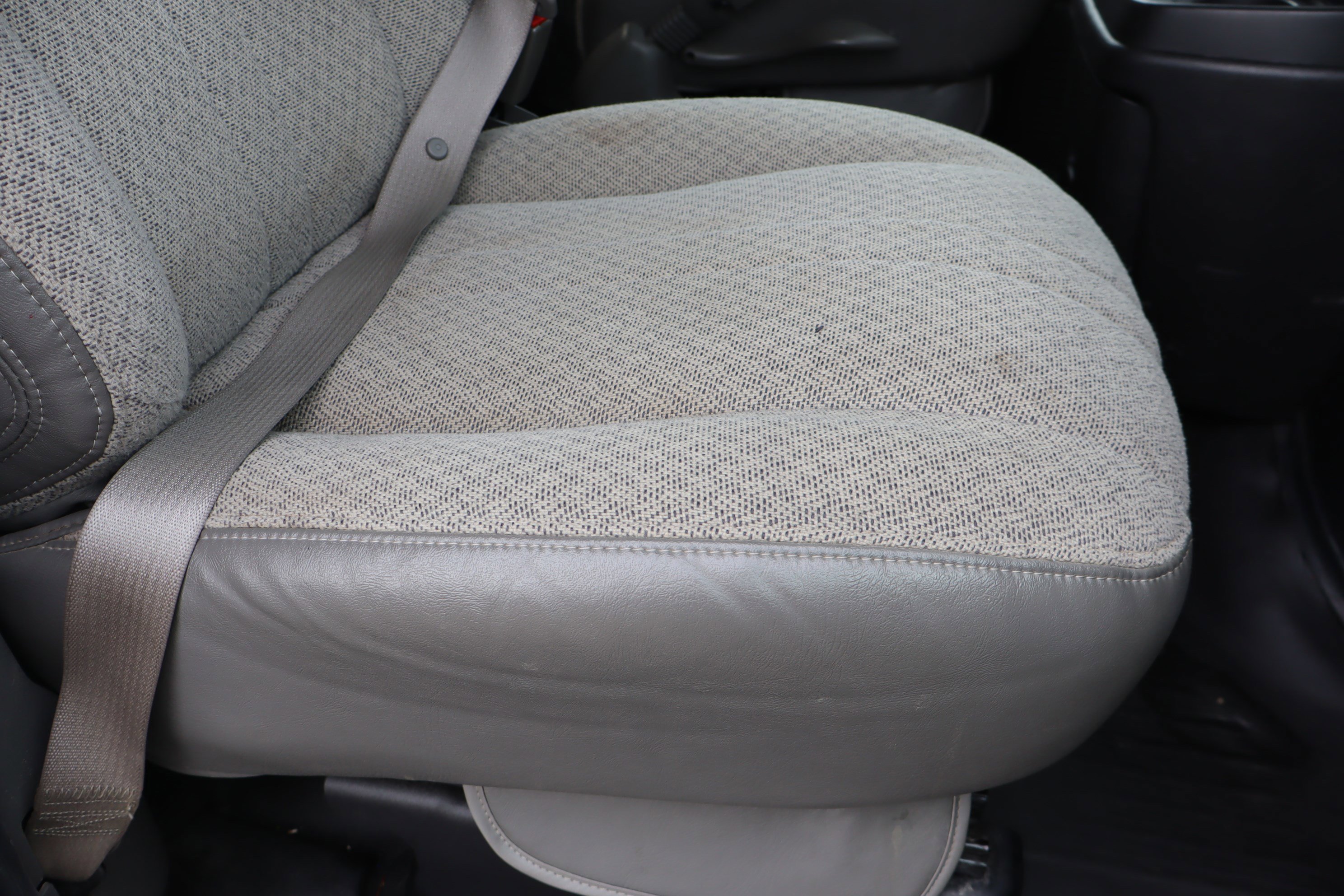 Used 2023 Chevrolet Express 3500 LS image 33