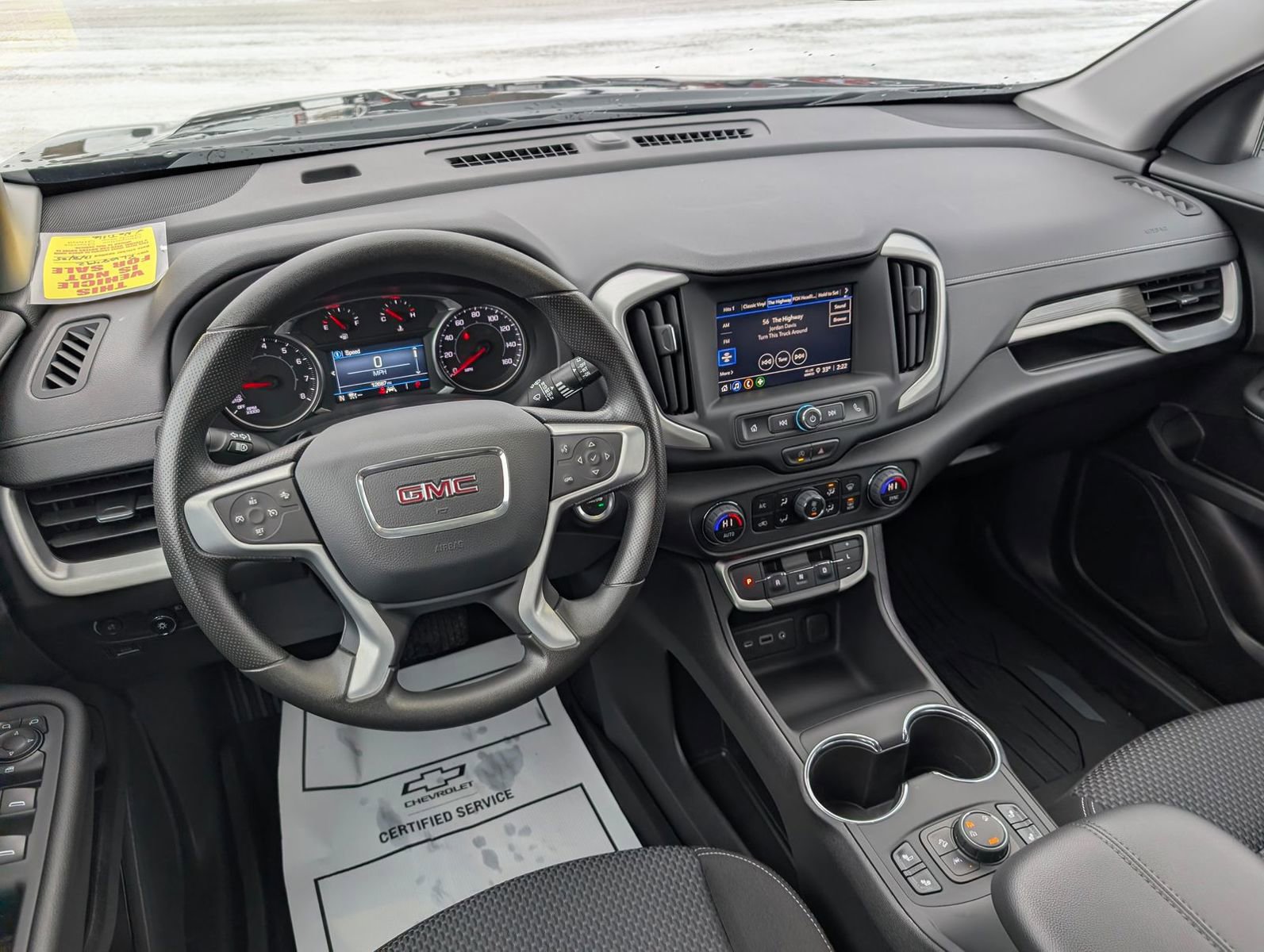 Used 2024 GMC Terrain SLE w/ Driver Convenience Package image 13