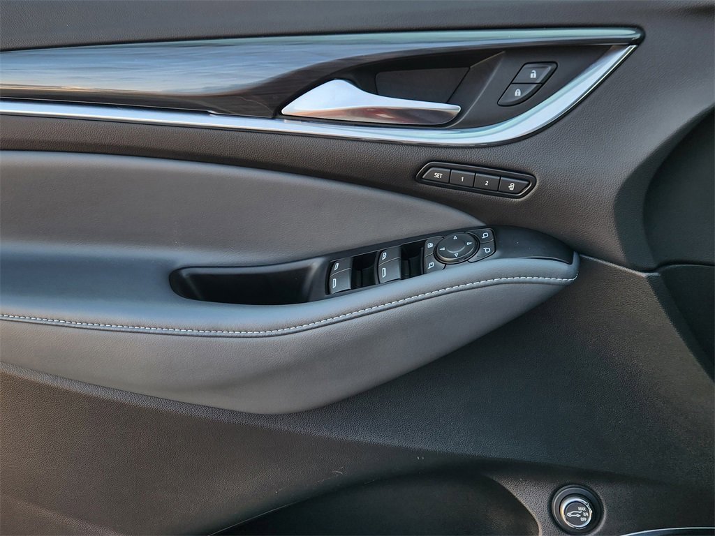 Used 2024 Buick Enclave Premium image 22