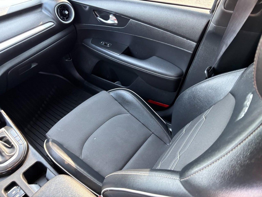 Used 2023 Kia Forte GT-Line w/ GT-Line Technology Package FWD image 14