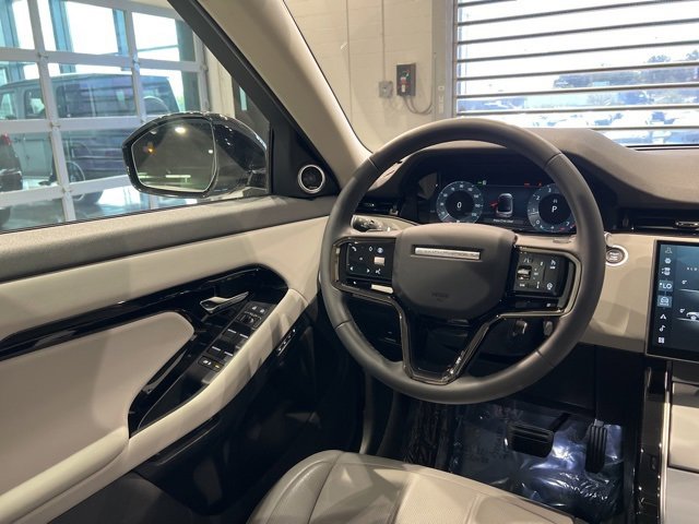 Used 2025 Land Rover Range Rover Evoque S image 37