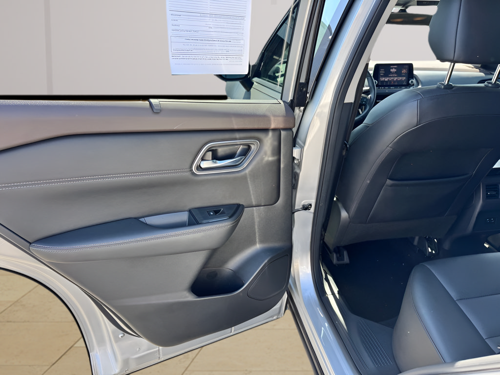 Used 2021 Nissan Rogue SV w/ Premium Package AWD/4WD image 30