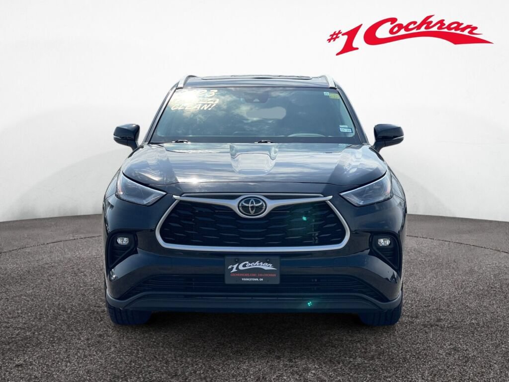 Used 2023 Toyota Highlander XLE FWD image 39