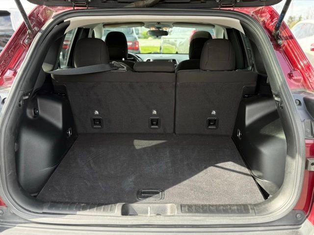 Used 2020 Jeep Cherokee Latitude w/ Cold Weather Group AWD/4WD image 28