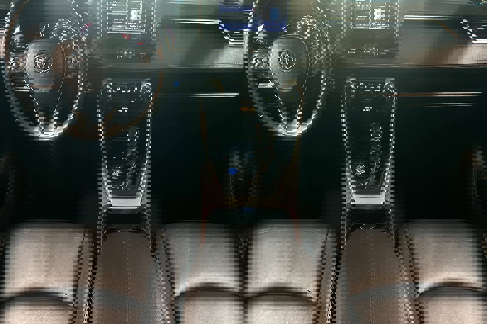 Used 2019 Toyota RAV4 Limited w/ Advanced Technology Package image 4