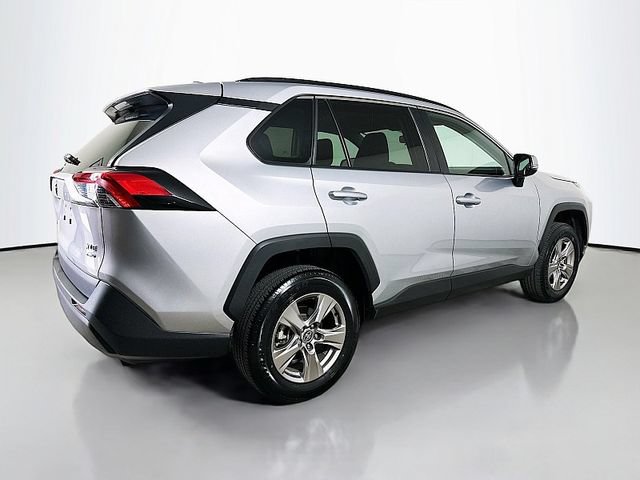 Used 2025 Toyota RAV4 XLE AWD/4WD image 7