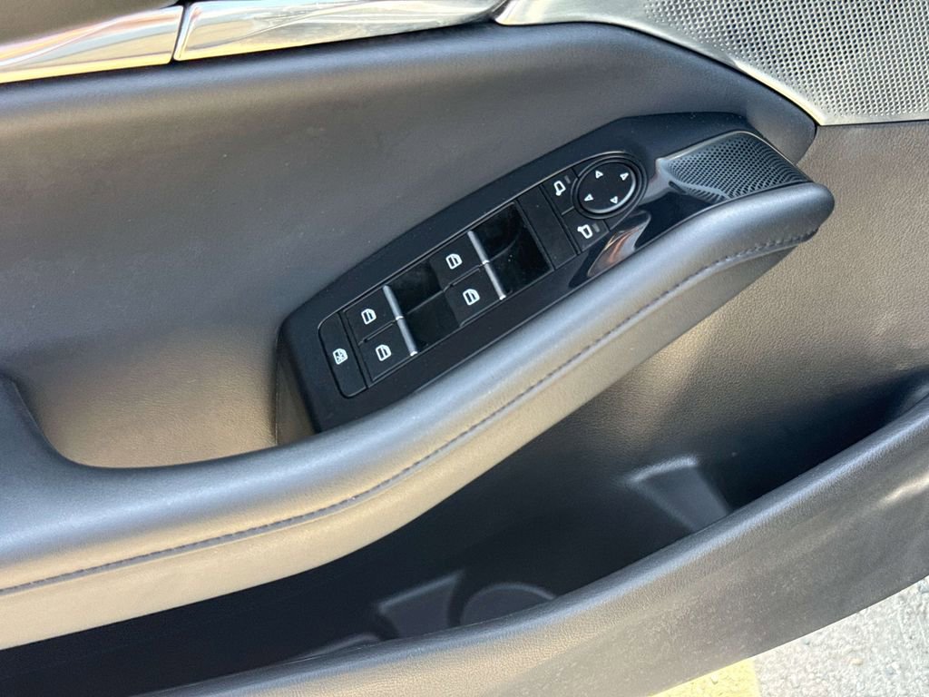 Used 2019 MAZDA MAZDA3 Hatchback image 20