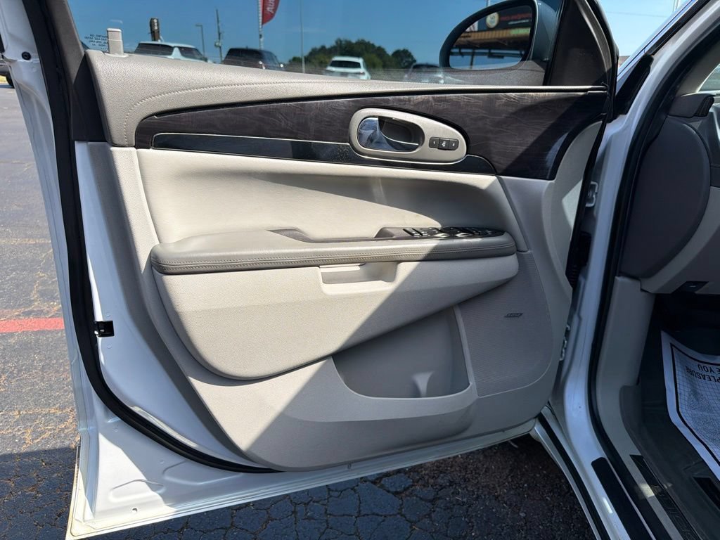Used 2016 Buick Enclave Premium w/ Experience Buick Package FWD image 12