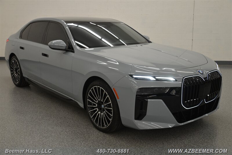 Used 2025 BMW 750e xDrive w/ Premium Package AWD/4WD image 8
