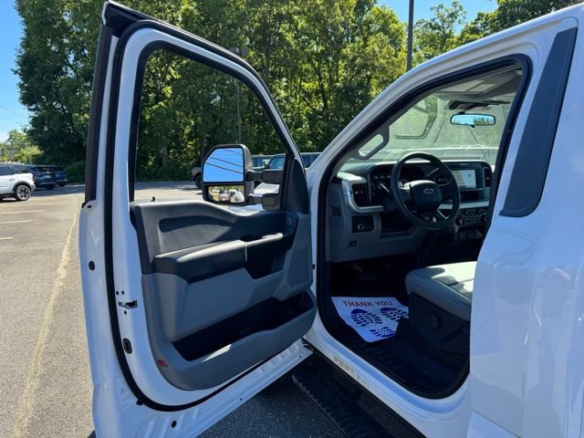Used 2025 Ford F550 2WD Regular Cab Super Duty w/ XL Chrome Package image 12