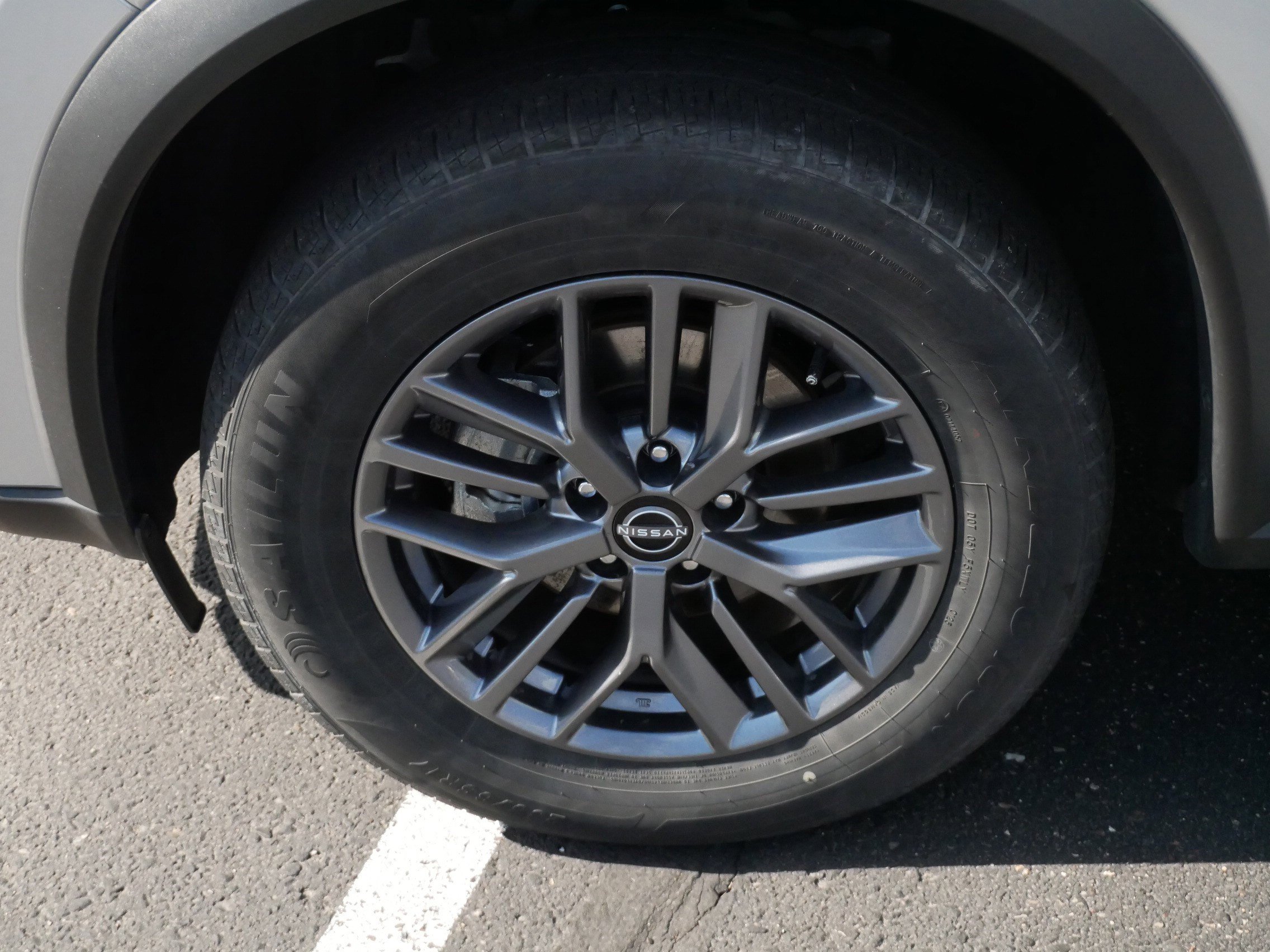 Used 2024 Nissan Rogue S image 15