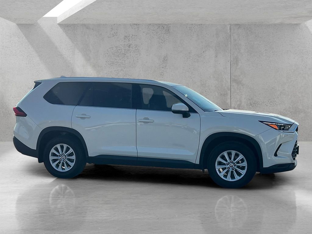 Used 2024 Toyota Grand Highlander XLE image 4