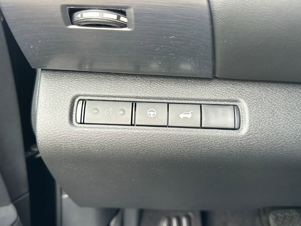 New 2026 Nissan Pathfinder SL AWD/4WD image 12