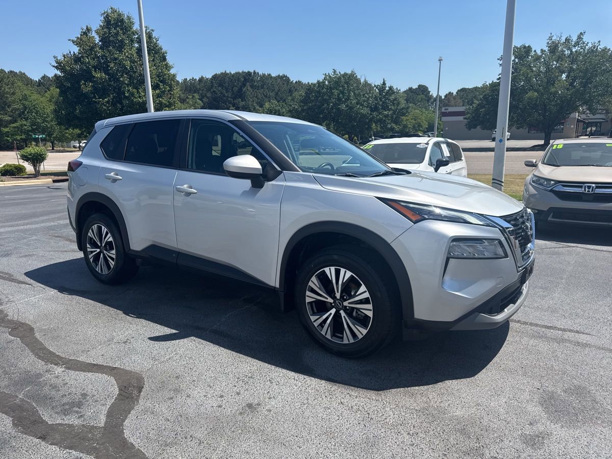 Used 2023 Nissan Rogue SV AWD/4WD image 9
