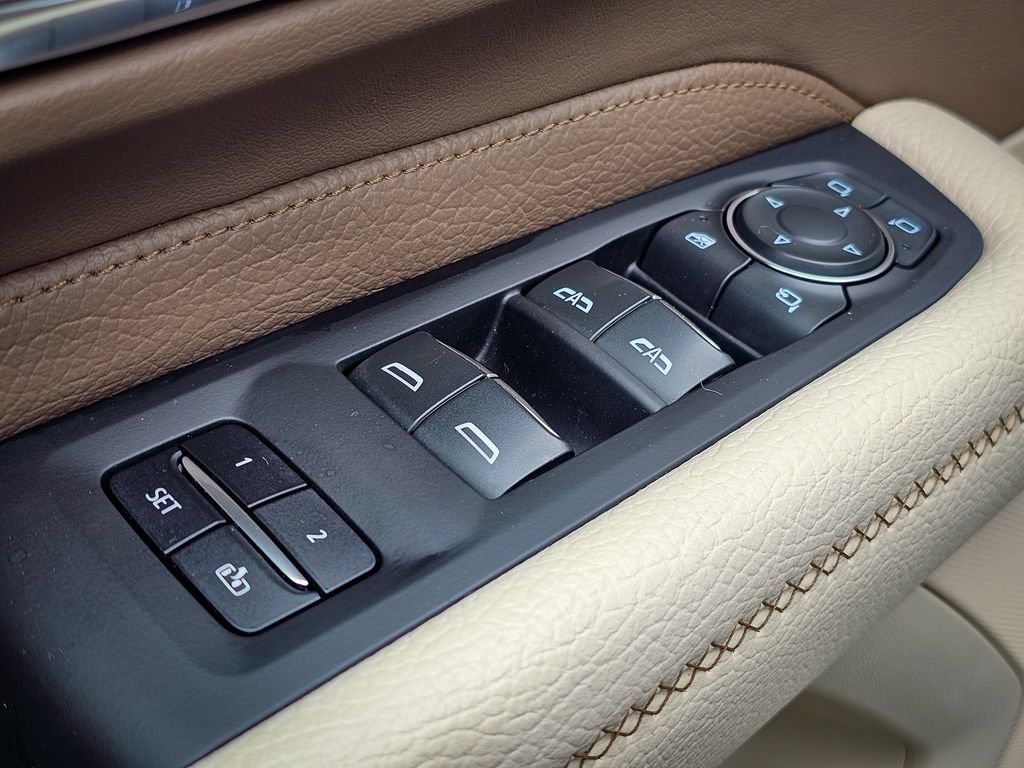 Used 2023 GMC Yukon Denali AWD/4WD image 11