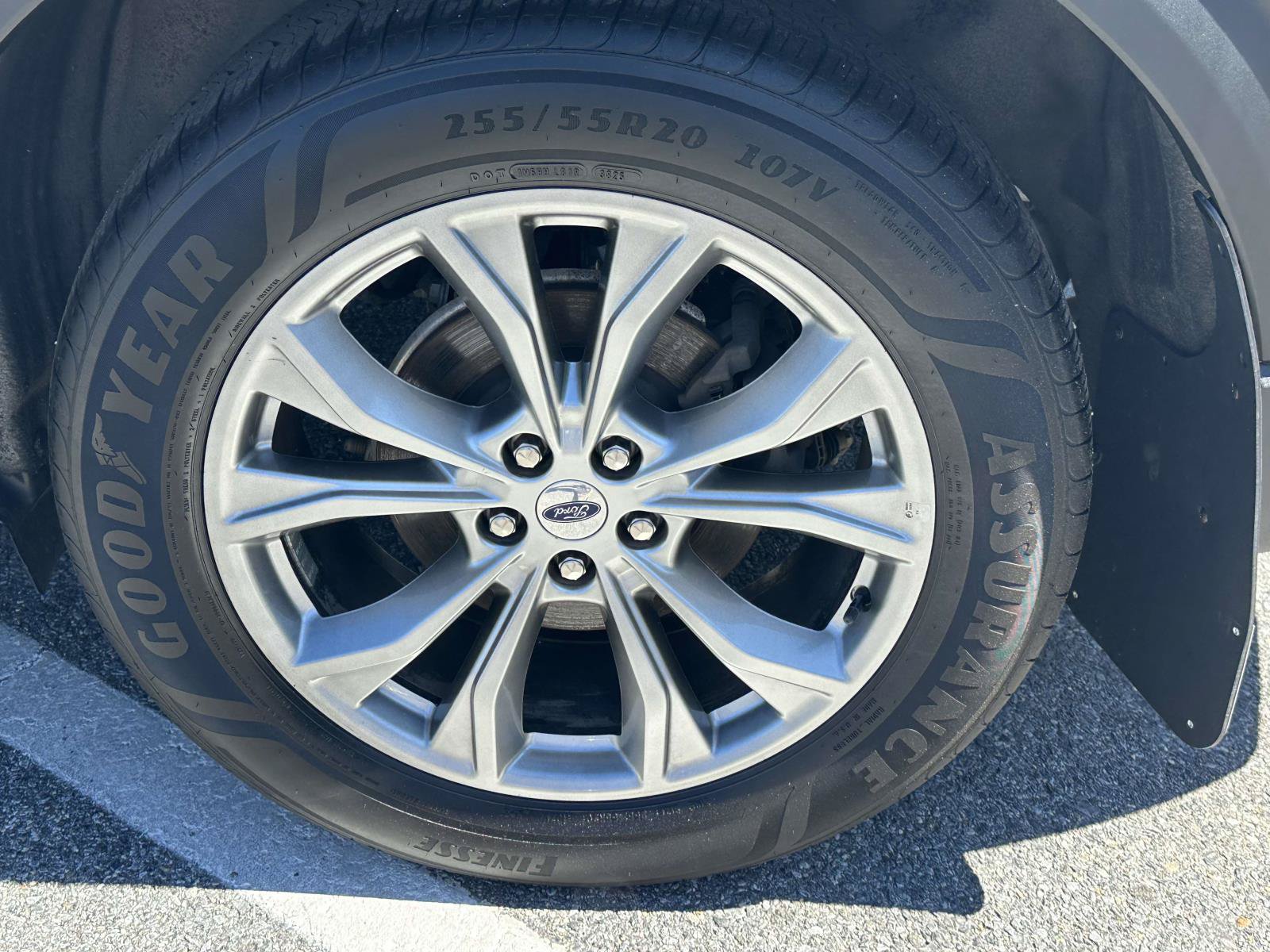 Certified 2022 Ford Explorer XLT w/ Equipment Group 202A AWD/4WD image 29